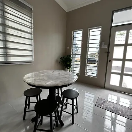 Rest Homestay Tanah Merah  Exterior photo