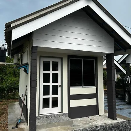 Rest Homestay Tanah Merah  Exterior photo